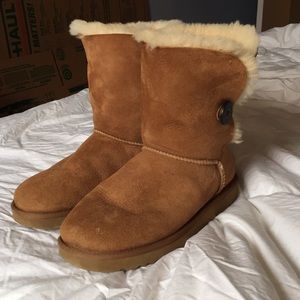 Women’s UGG Bailey Button Boot Size 10